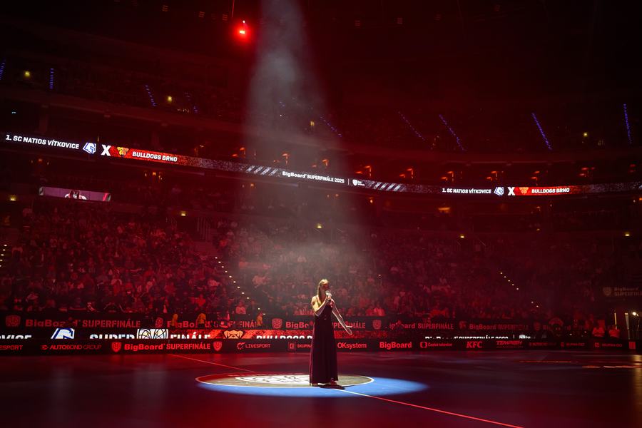 Nikola Katolická — O2 Arena Praha